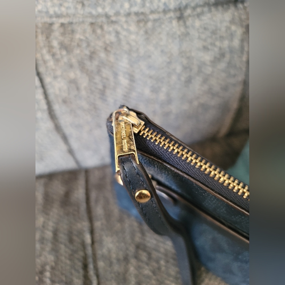 Michael Kors Charlton Baltic Blue Large Wristlet - Picture 11 of 12